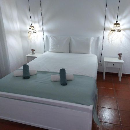 Gota D'Agua Guest House Вила Нова де Милфонтеш Екстериор снимка